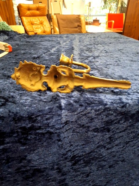 Kandidater med roser og bladranke